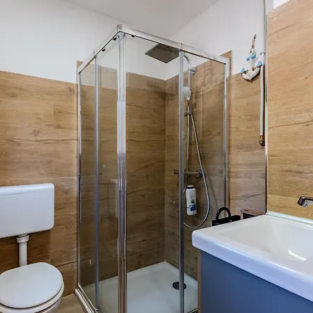 Nave Blu By Interhome *